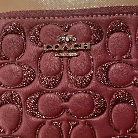 Coach burgundy wristlet - Picture 4 of 7